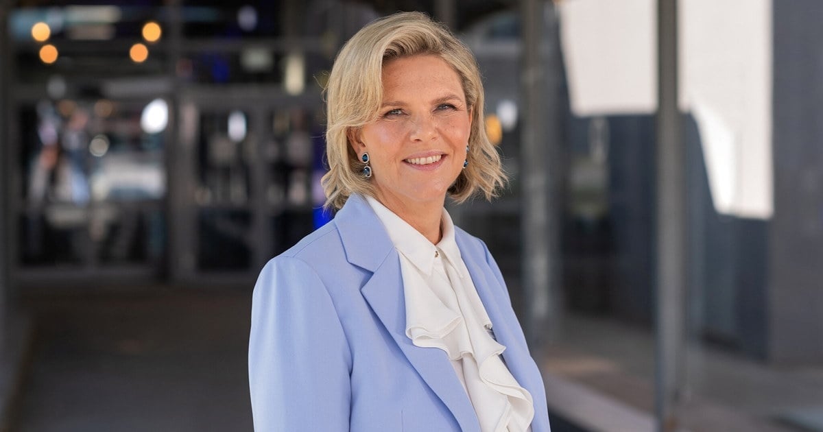 portrett av Sylvi Listhaug foran inngangsdør