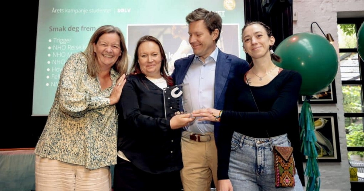 Smak deg frem vinner sølv under Magnet Awards, arrangert av ANFO (må krediteres ved bruk av bildet). Her mottar Trigger og NHO Service og Handel prisen.
