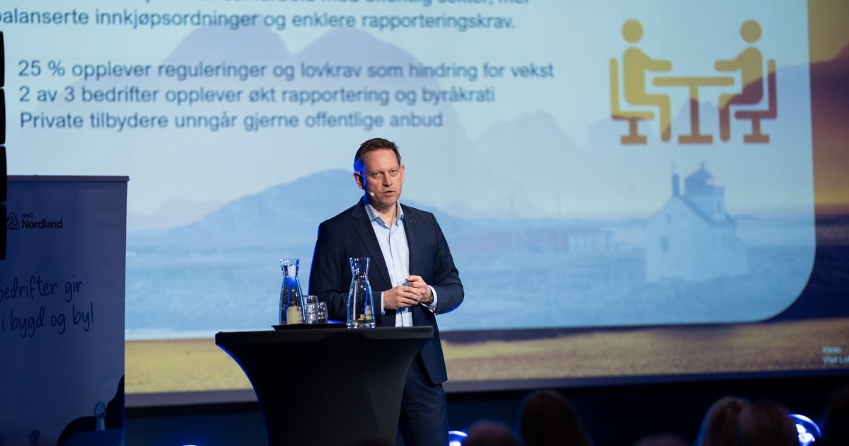 Vegard Einan på scenen i Narvik