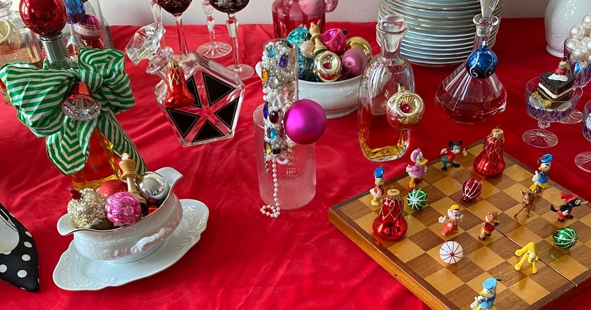 Bilder som illustrerer julehandel hos Fretex