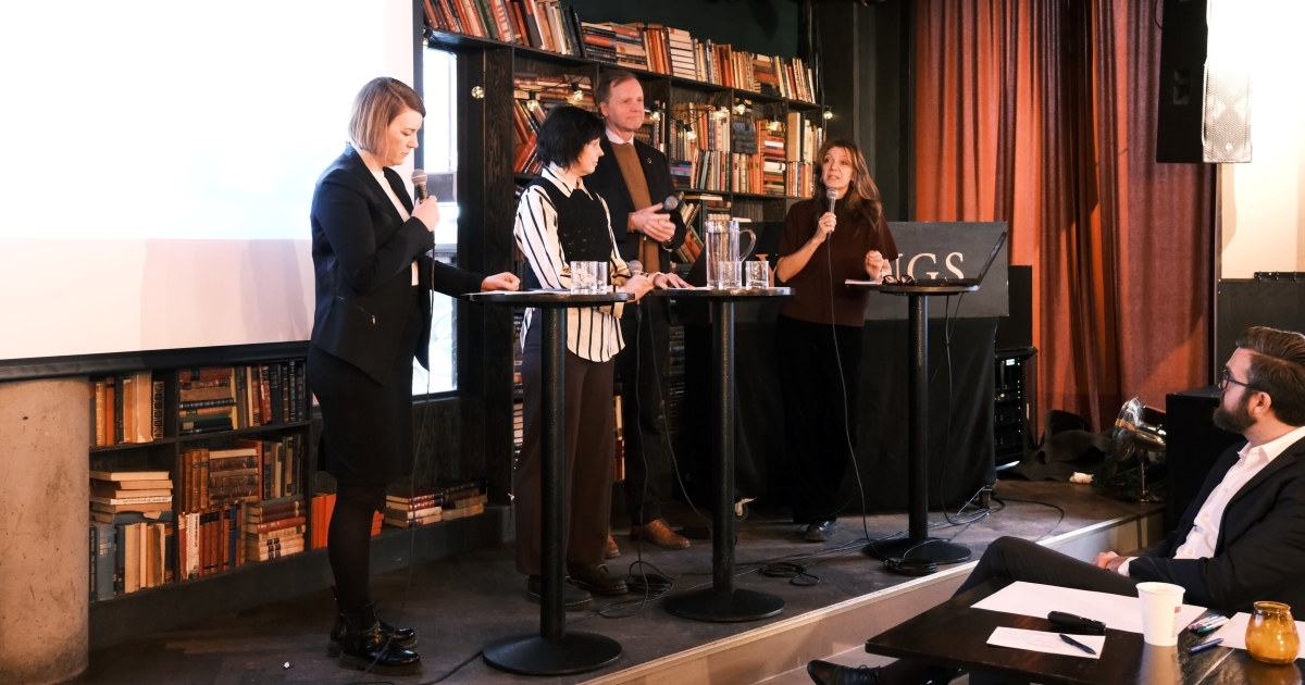 Administrerende direktør i NHO Service og Handel, Anne-Cecilie Kaltenborn under Norsk elbilforenings frokostseminar 8. februar 2024. Her møtte hun leder for næringspolitikk i Norges bilbransjeforbund, Ida Krag og administrerende direktør i Skift, Bjørn Kjærand Haugland, til debatt.