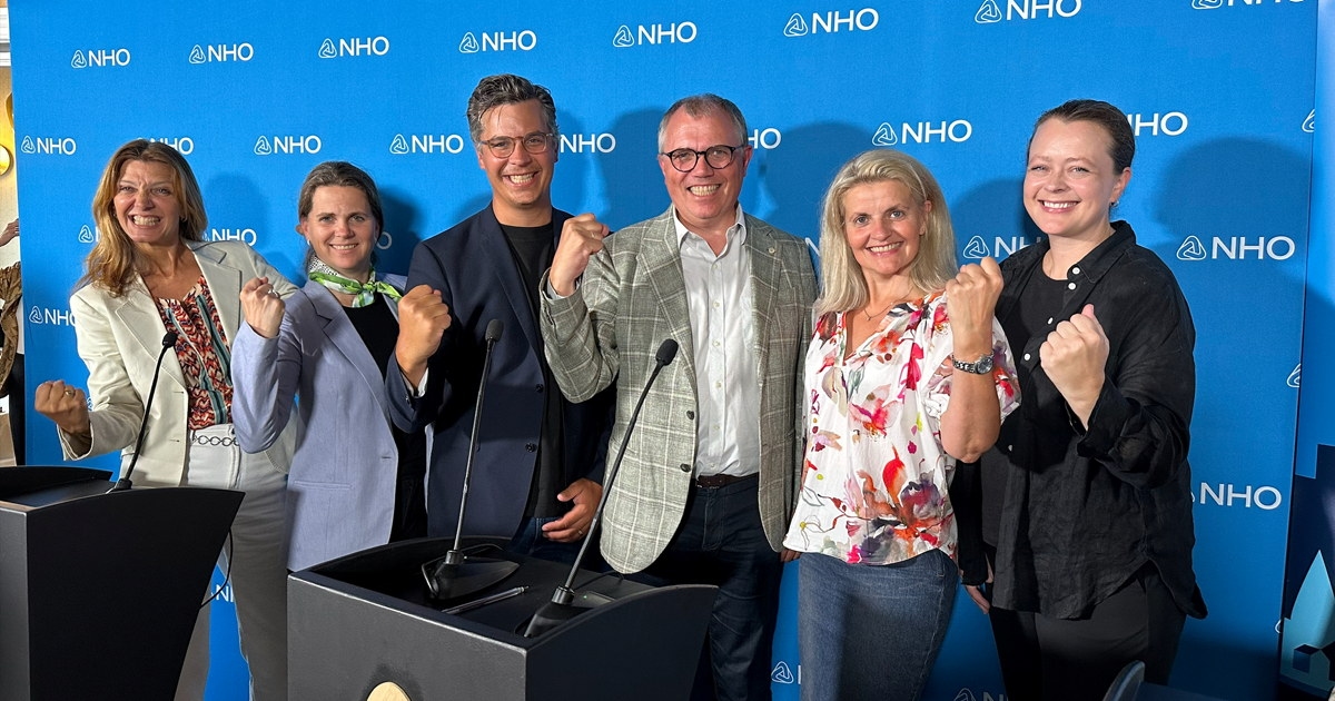 (F.v.) Adm. direktør i NHO SH, Anne-Cecilie Kaltenborn, Solveig Schytz (V), adm. direktør i IKEA Norge, Carl Aaby, adm. direktør i Komplett Services, Erlend Stefansson, adm.e direktør i Forbrukerrådet, Inger Lise Blyverket og daglig leder / gründer i Barents Outdoor, Nora Helliksen.
